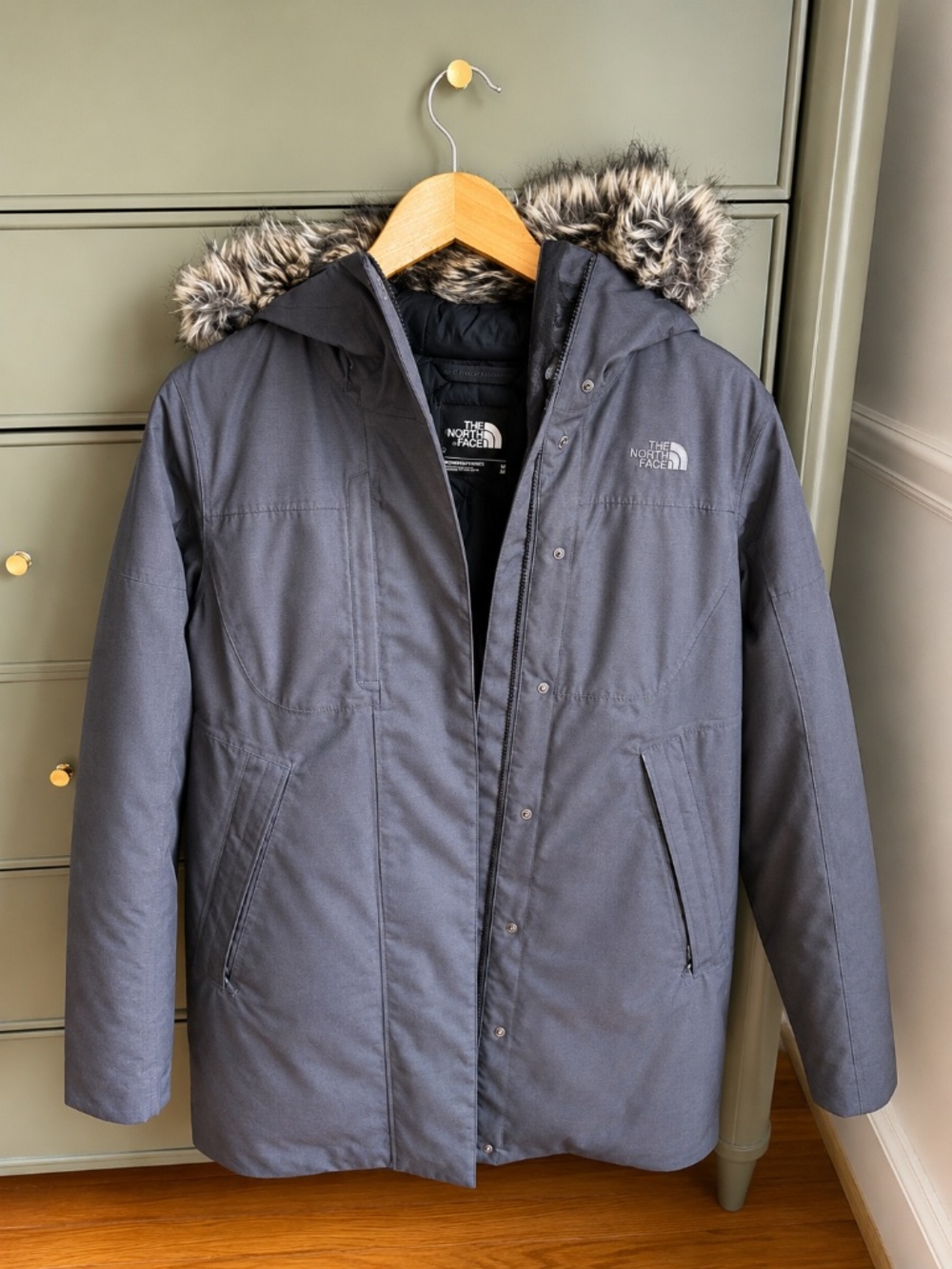 The North Face Women’s Gotham Parka Gray Faux Fur Hood Size Medium